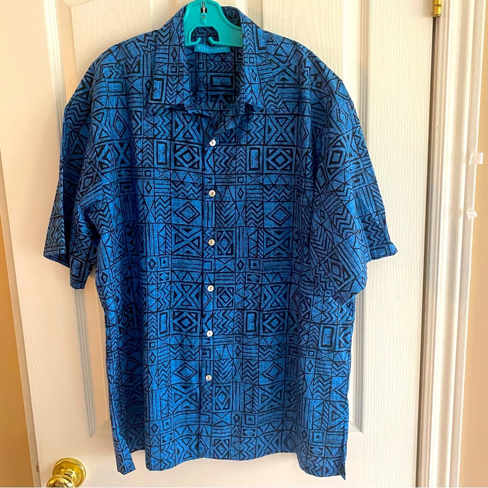 Tori Richard made in Hawaii casual short sleeve shirt! Blue black